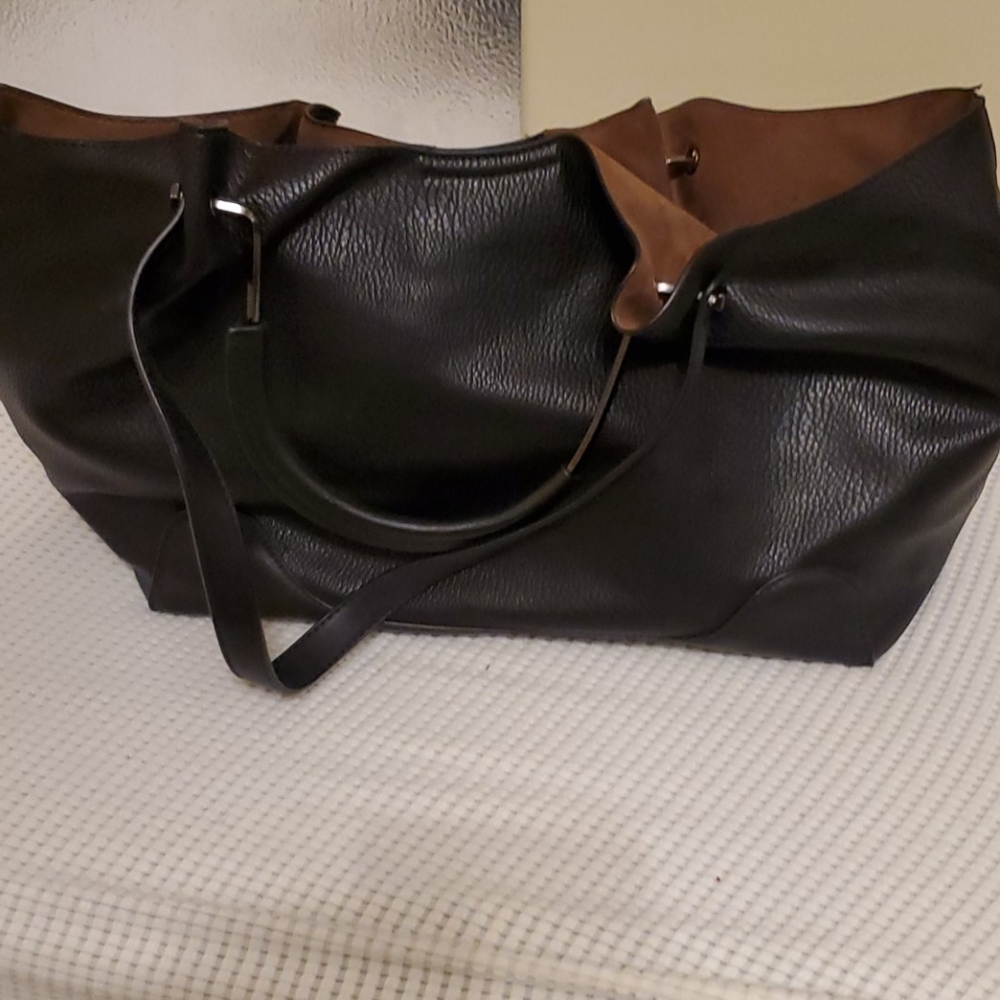 ⭐Sondra Roberts Squared Purse